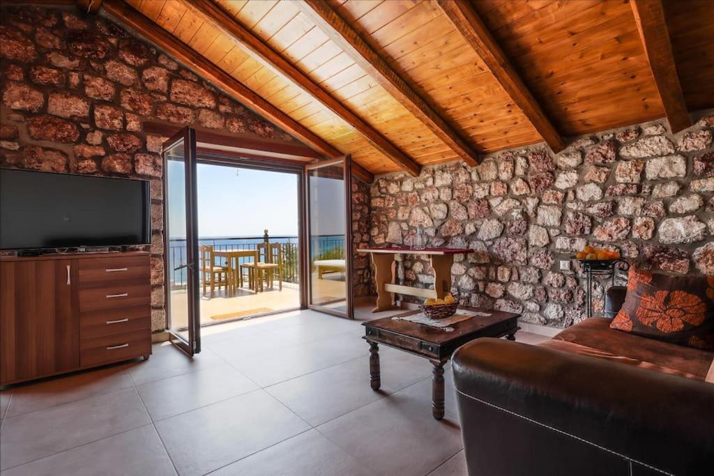 Petronas Land House 2 Villa Архангелос Екстериор снимка