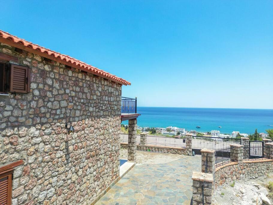 Petronas Land House 2 Villa Архангелос Екстериор снимка